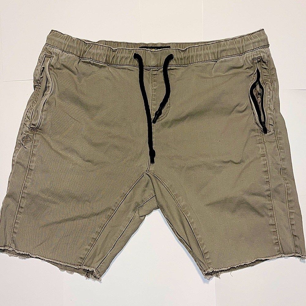 M Crash Distressed Men’s Shorts